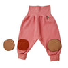 Babyhose zum Gehen lernen – schützt empfindliche Kniegelenke. Bio Baby Hose aus weichem ripp cord in peach
