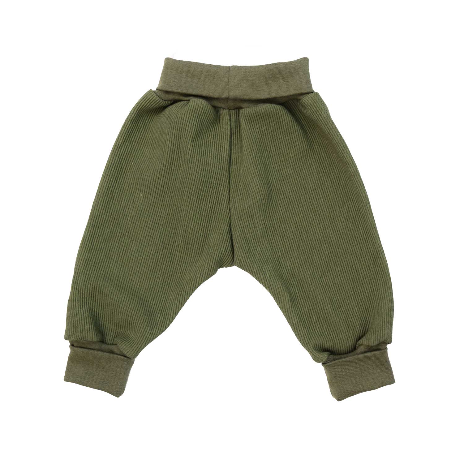 Rückseite einer Baby Hose in Olivgrün aus weichen weitem Material in Cord Stoff die angenehm für die Haut ist 